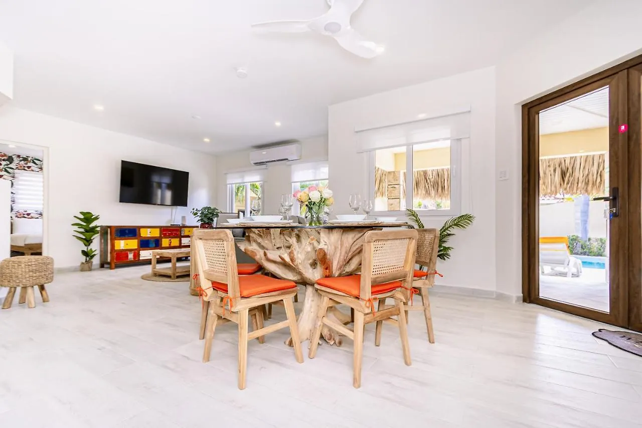 Ruby 15 Villa Palm Beach